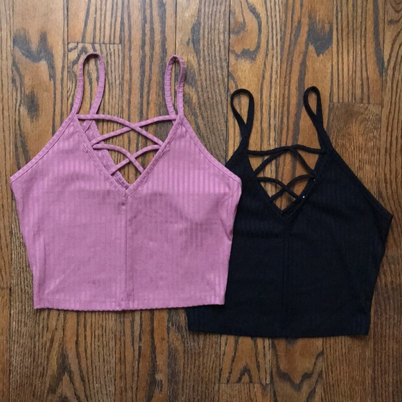 Tops - 💕Set of Crop Tanks🖤